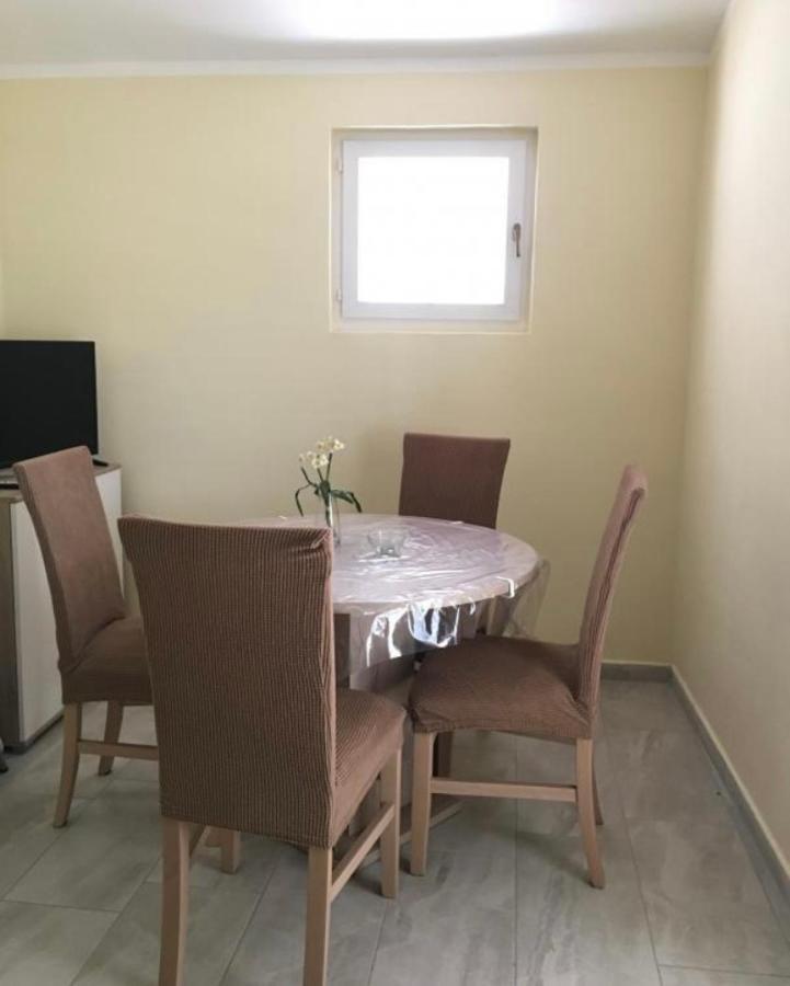 Apartmani Veronika Sukosan Exterior photo